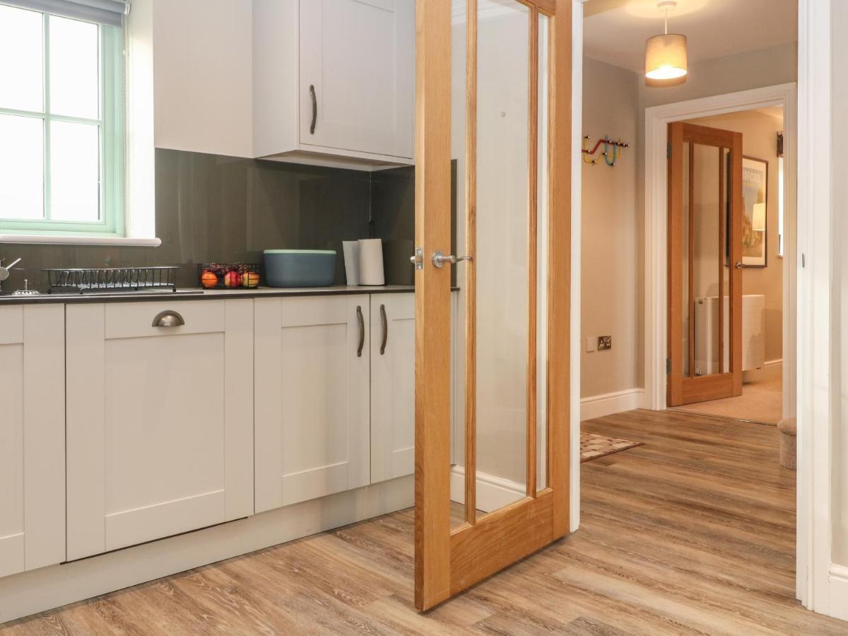 9 Windrush Heights Villa Бърфорд Екстериор снимка