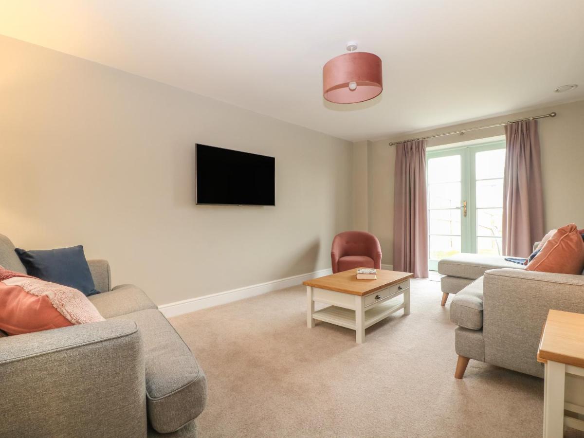 9 Windrush Heights Villa Бърфорд Екстериор снимка